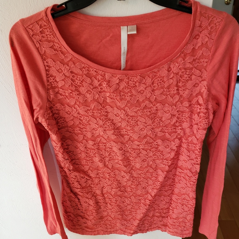 Casual pink top with lace. Lauren conrad.